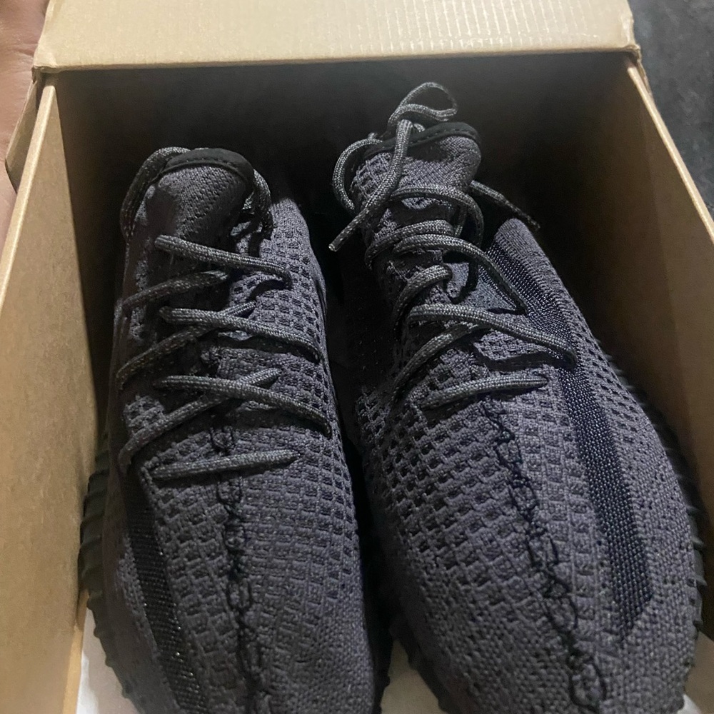 Men’s Yeezy Boost 350 V2